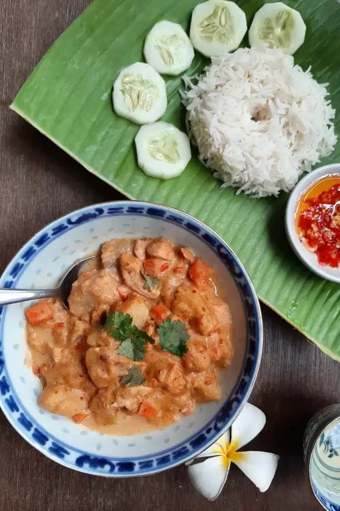 Pollo al Sambal Belacan con Verduras incluye la versión vegana