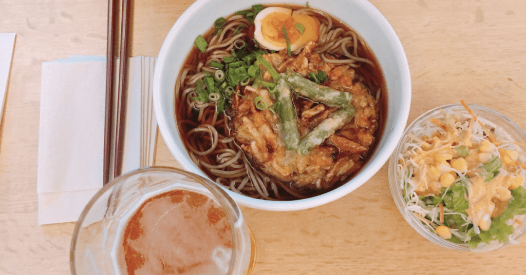 Plato típico Laksa en Singapur