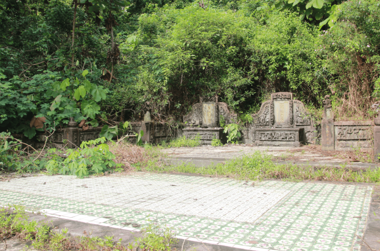 Singapore Hiking Trail The Mysterious Bukit Brown Cemetery