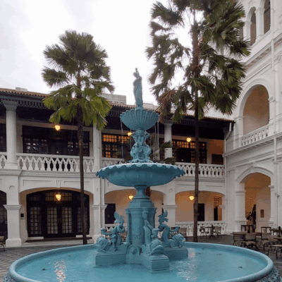 Tour a pie del distrito colonial en Singapur
