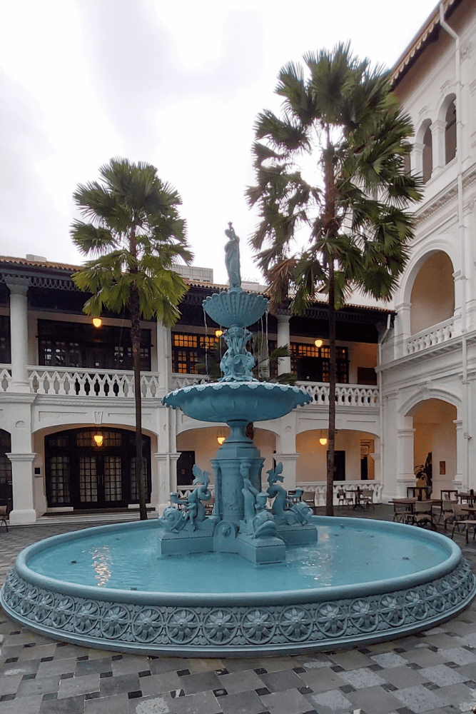 Tour a pie del distrito colonial en Singapur