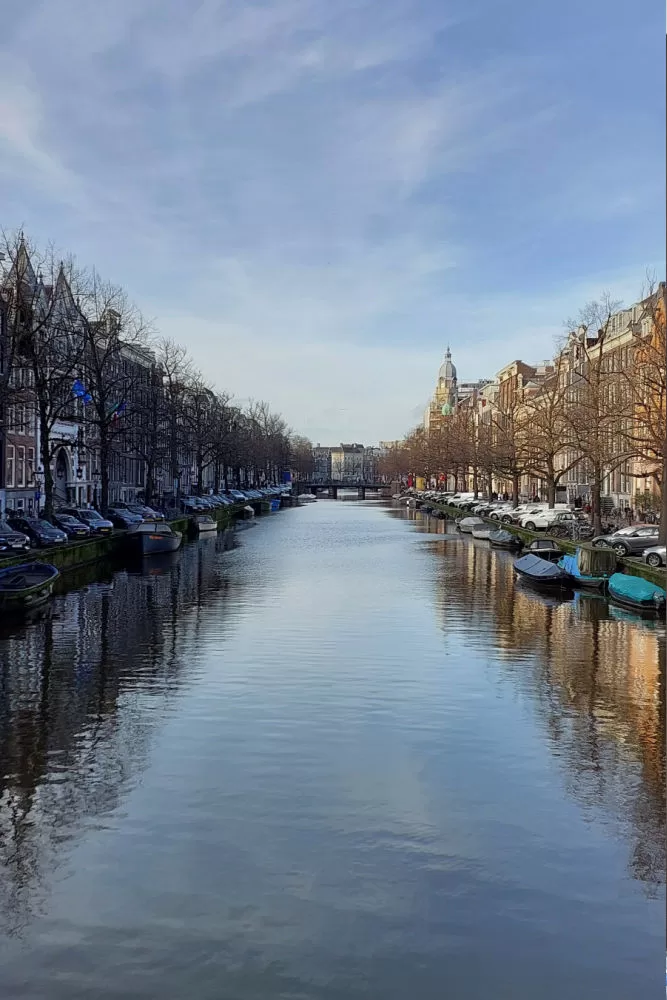 The house with the columns. The Emperor's Canal - De Keizergracht