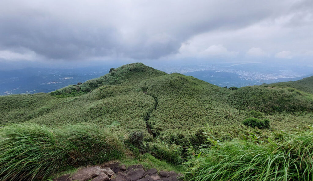 New Xiaoyoukeng hike in Yangmingshan National Park Taiwan Mount Qixing Trail Landscape-3