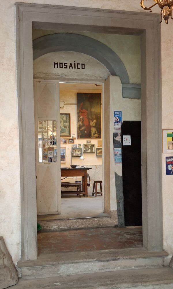Entrance to Lastrucci mosaic workshop showing traditional Florentine craftsmanship. italy itinerary 5 days