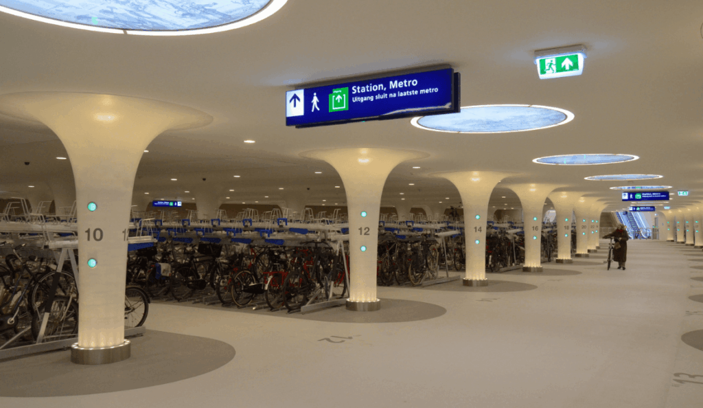 fietsstallingen amsterdan (1)