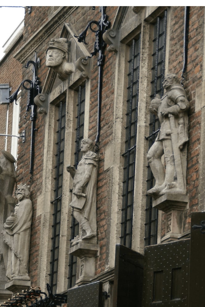 Statues on the façade of Nijmegen Town Hall