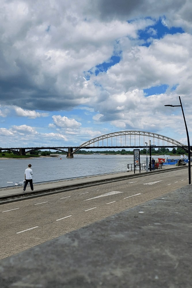 Waalbrug bridge, Nijmegen’s iconic crossing over the Waal. Free walking tour Nijmegen.